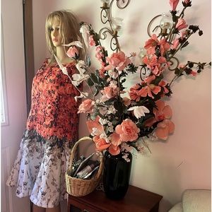 New with tag’s beautiful dress size 18!